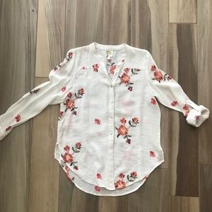 Pretty, lightweight embroidered shirt